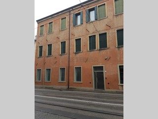 Immobile commerciale in Vendita a Padova, 350'000€, 200 m²