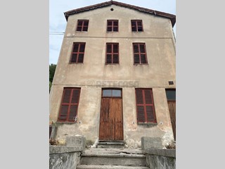 Casa Indipendente in Vendita a Marostica, 135'000€, 310 m²