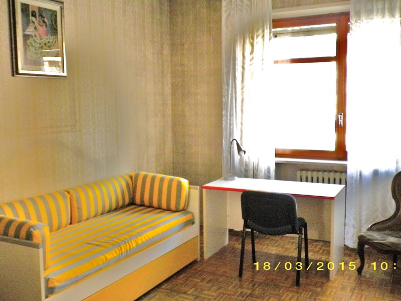 Stanza in Affitto a Torino, zona Santa Rita, 365€, 160 m², arredato
