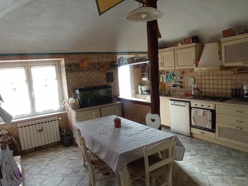 Appartamento in Vendita a Cairo Montenotte, zona Ferrania, 120'000€, 107 m²