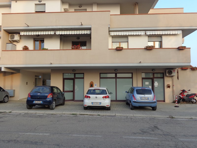 Immobile commerciale in Affitto a Loreto Aprutino, 350€