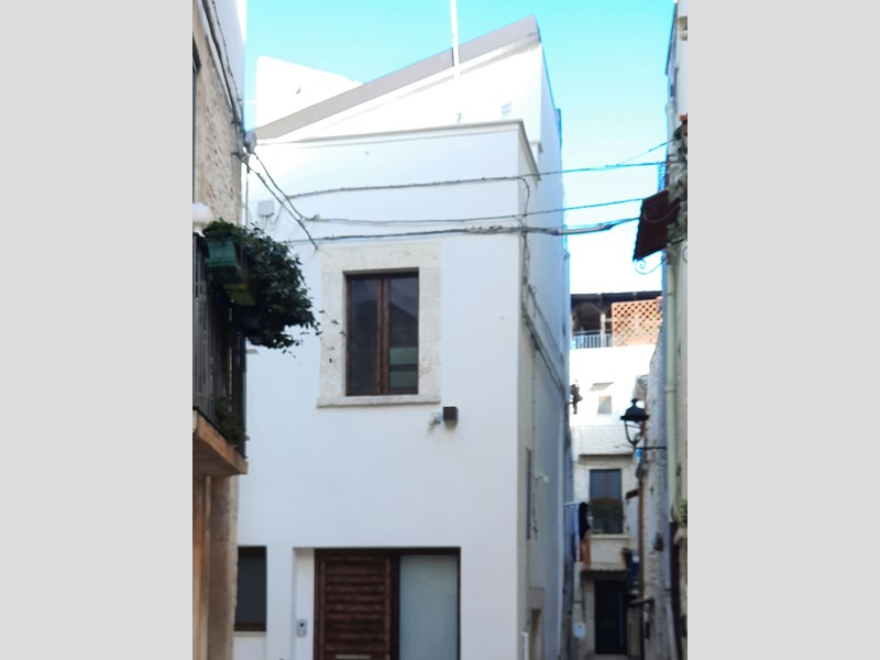Casa Indipendente in Vendita a Bitetto, zona Centro, 110'000€, 50 m²