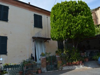 Casa Indipendente in Vendita a Ameglia, 145'000&euro;, 150 m²
