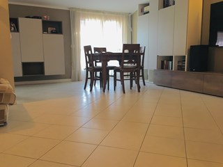 Quadrilocale in Vendita a Lucca, zona Viareggio, 270'000&euro;, 80 m²