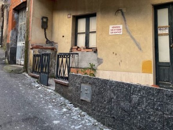 Bilocale in Vendita a Trecastagni, zona Centro, 47'000€, 60 m²