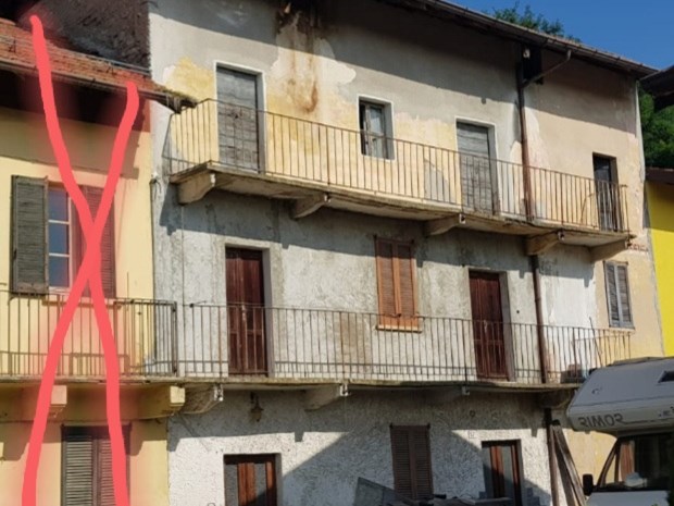 Casa di corte in Vendita a Sesto Calende, zona Oneda