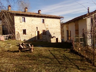 Casale in Vendita a Gaggio Montano, 105'000€, 140 m², arredato