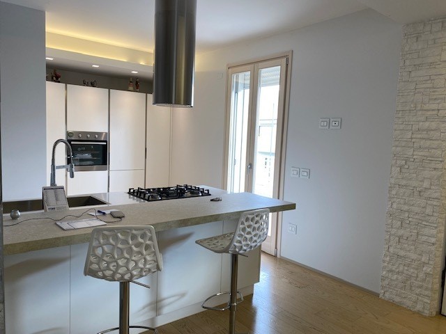 Appartamento in Vendita a Jesi, 350'000€, 100 m², arredato, con Box