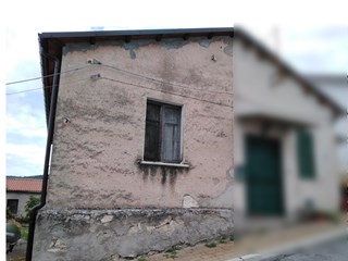 Villa bifamiliare in Vendita a Salle, 10'000€, 42 m²