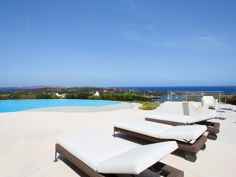 Villa in Vendita a Arzachena, 800 m²