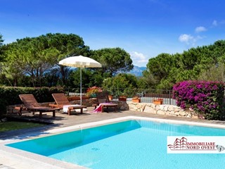 Villa in Affitto a San Teodoro, 38'000€, 180 m²