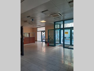 Immobile commerciale in Vendita a Piacenza, 420'000€, 300 m²