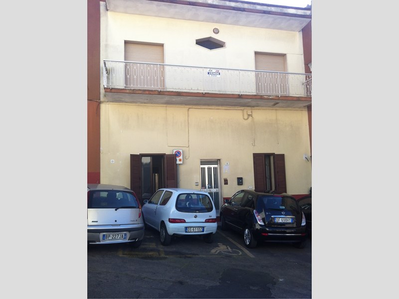 Appartamento in Vendita a Sannicola, 108'000€, 150 m², arredato