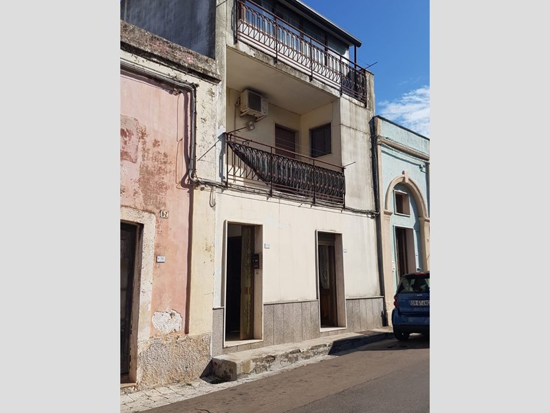 Trilocale in Vendita a Ugento, 50'000€, 77 m², arredato