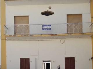Quadrilocale in Vendita a Sannicola, 93'000€, 90 m², arredato