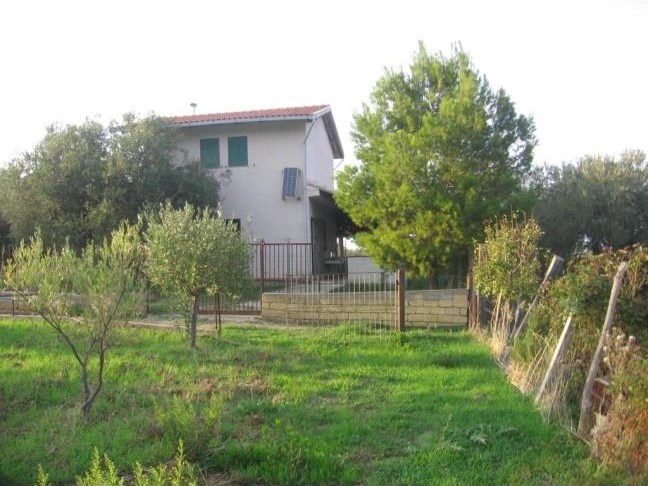 Casa Indipendente in Vendita a Caronia, zona Contrada Granato, 40'000€, 5000 m²