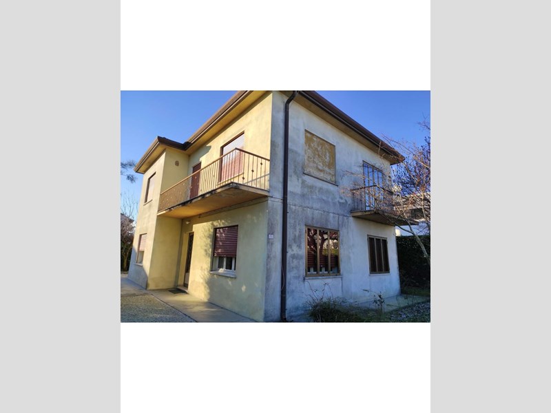 Casa Indipendente in Vendita a Mogliano Veneto, zona Villaggio giardino, 290'000€, 180 m²