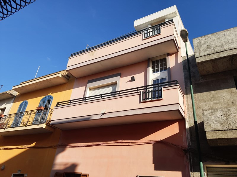 Appartamento in Vendita a Aradeo, 110'000€, 140 m², arredato