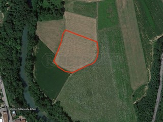 Terreno agricolo in Vendita a Cormons, zona Brazzano, 18'500€, 5304 m²