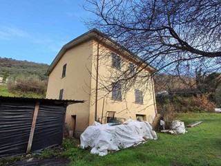 Casa Indipendente in Vendita a Ameglia, zona cafaggio, 280'000&euro;, 180 m², con Box