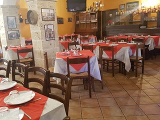 Attività commerciale in Vendita a Alezio, 60'000€, 300 m², arredato