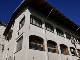 Casa Semi Indipendente in Vendita a Loranzè, zona Loranzè alto, 125'000€, 244 m²