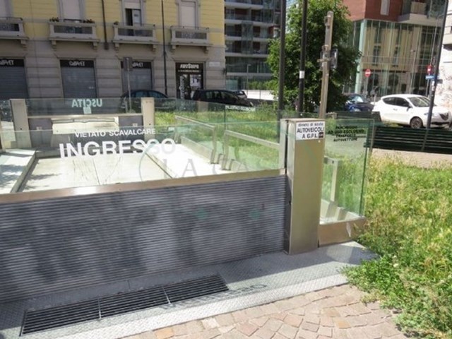 Box in Affitto a Milano, zona FARA, 180€, 14 m²