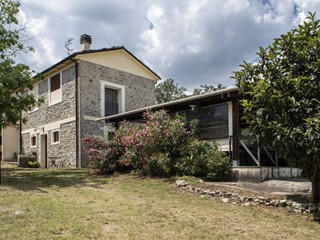 Rustico in Vendita a Monterenzio, zona zona collinare, 649'000€, 500 m²