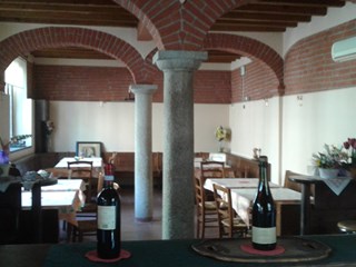 Immobile commerciale in Vendita a Vescovato, 350'000€