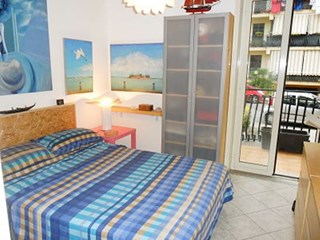 Stanza in Affitto a Milazzo, zona semicentrale, 14 m², arredato