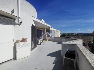 Attico in Vendita a Gallipoli, 249'000&euro;, 210 m², arredato