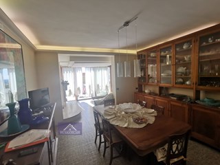 Appartamento in Vendita a Gallipoli, zona VIA ALFIERI , 175'000&euro;, 120 m², arredato