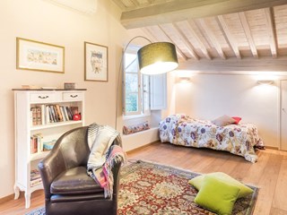 Quadrilocale in Affitto a Lucca, zona Via della Cavallerizza, 1'500€, 70 m², arredato