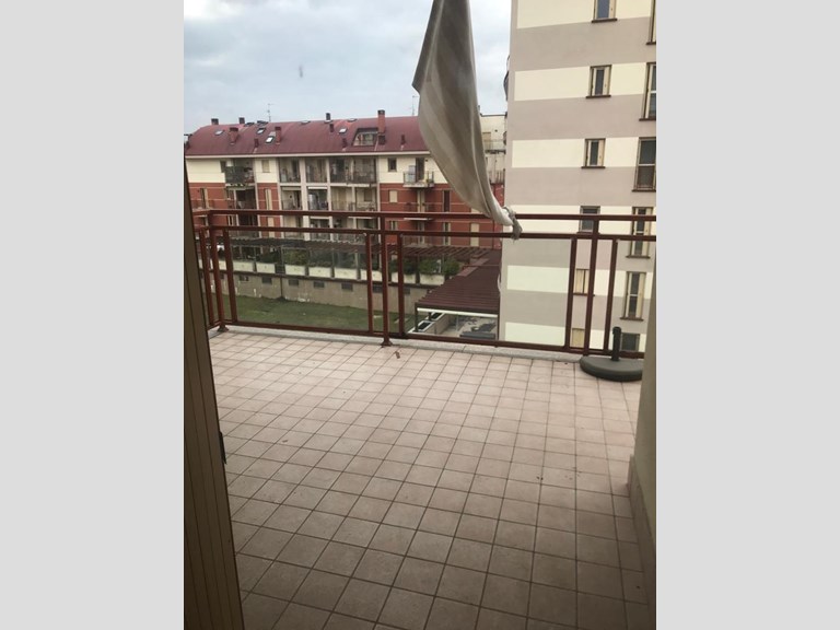 Trilocale in Vendita a Piacenza, zona zona stadio, 150'000€, 80 m², con Box