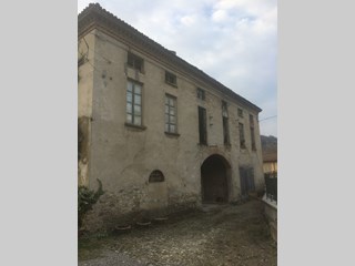 Rustico in Vendita a Alta Val Tidone, zona residenziale, 200'000€, 300 m²