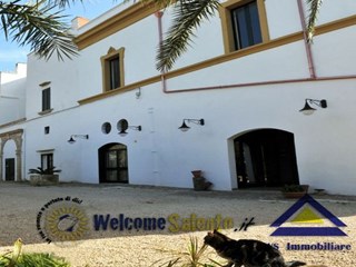 Villa in Vendita a Sannicola, 700 m², arredato