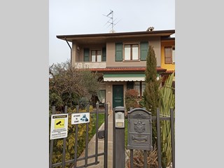 Villetta a schiera in Vendita a Manerbio, zona via lunardi 7E, 253'000€, 180 m²