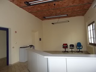 Ufficio in Affitto a Pistoia, zona Centro cittÃ, 2'200€, 300 m²