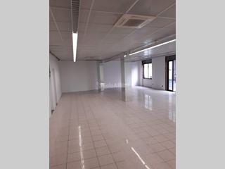 Capannone in Affitto a Forlì, 1'000€, 100 m²