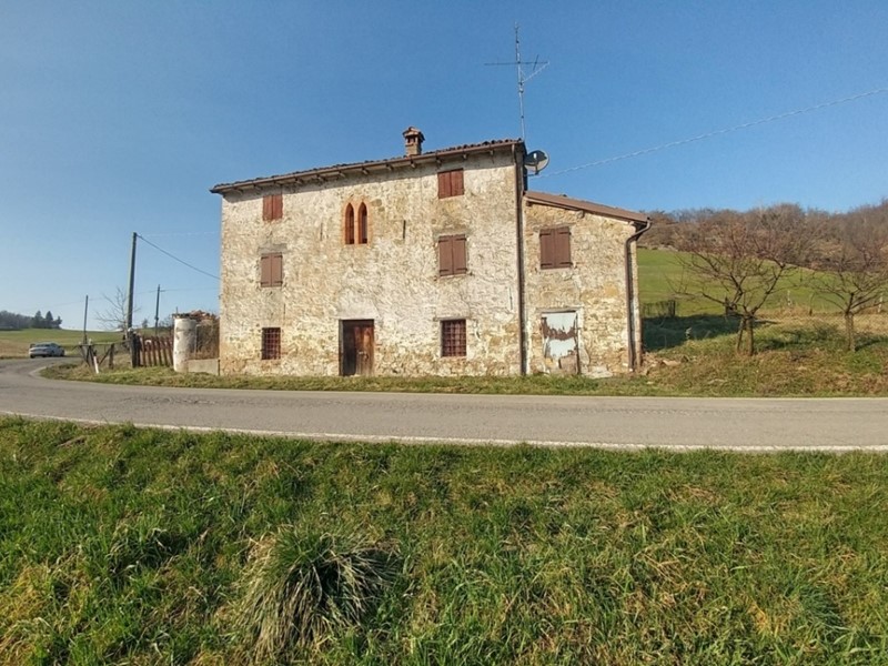 Casa Indipendente in Vendita a Zocca, 62'000€, 130 m²