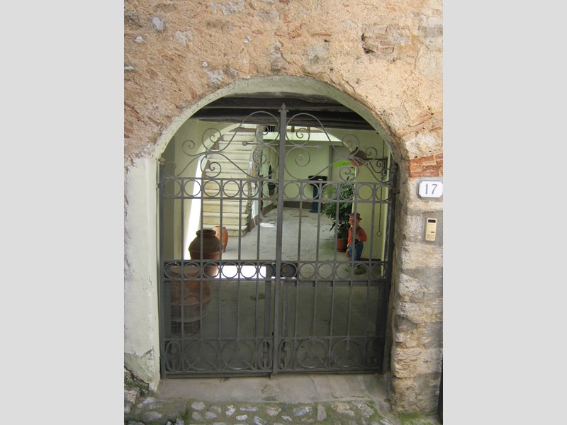 Rustico in Vendita a Camaiore, zona Fibbiano Montanino, 130'000&euro;, 330 m²