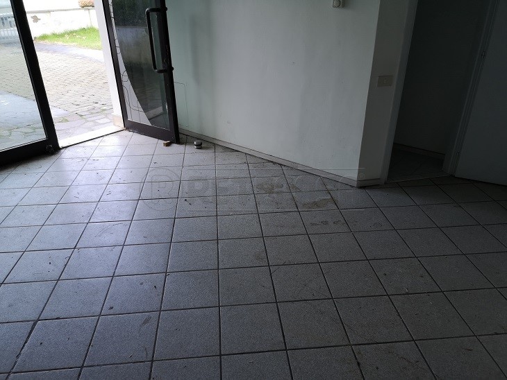 Immobile commerciale in Affitto a Santa Maria a Monte, zona Montecalvoli, 650€, 75 m²