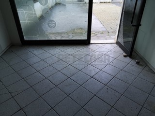 Immobile commerciale in Affitto a Santa Maria a Monte, zona Montecalvoli, 650€, 75 m²