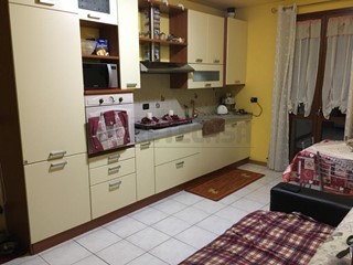 Trilocale in Vendita a Santa Maria a Monte, zona Ponticelli, 79'000€, 72 m², arredato, con Box