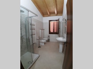 Casa Indipendente in Affitto a Poggio Rusco, zona residenziale, 620€, 200 m², con Box