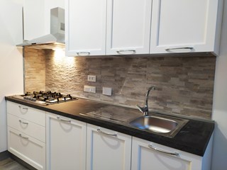 Appartamento in Vendita a Genova, zona Sestri Ponente, 145'000€, 144 m²