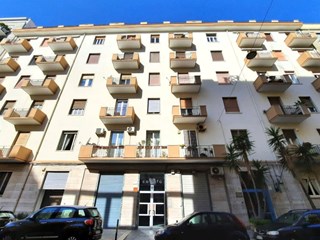 Appartamento in Vendita a Bari, zona Madonnella, 345'000€, 172 m², con Box