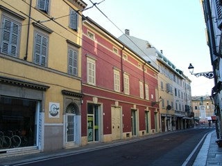 Negozio in Affitto a Parma, zona Via Bixio n 9 - Ponte di Mezzo, 590€, 45 m²