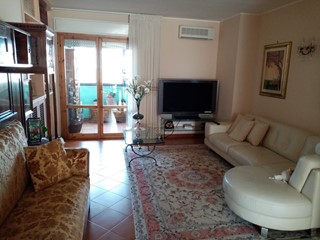 Appartamento in Vendita a Terni, 50'000€, 85 m², arredato