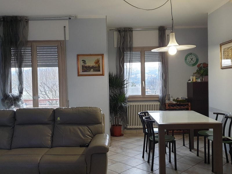 Quadrilocale in Vendita a Perugia, zona Ferro di Cavallo, 128'000€, 100 m², con Box